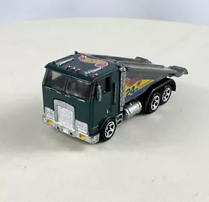 Hot Wheels Ramp Wrecker Tow Truck 24 Hour Emergency Towing #774 Hunter Green - Picture 1 of 10