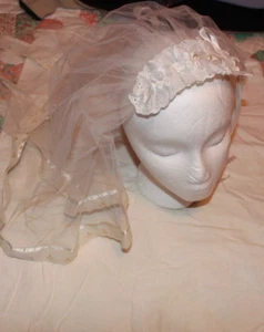 FIRST COMMUNION VEIL - Picture 1 of 3
