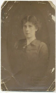 Unidentified woman, Mackay & Co. photographers Newcastle-on-Tyne - Foto 1 di 1