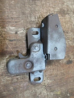 Mercury Marquis 1974 exterior capó delantero cierre mecanismo pieza bloqueo  Foto 1 de 2