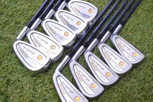 Honma LB-606 Eisensatz 3-11 SW 10 Stück RH Graphit Flex R-1 Golfschläger Herren Regular - Bild 1 von 18