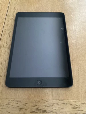 Apple iPad mini 1st Gen A1432, 16GB, Wi-Fi, 7.9in (2) - Image 1 of 4