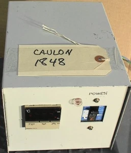 OMRON E5CS-R1G Temperature Controller in metal box + re - Picture 1 of 1