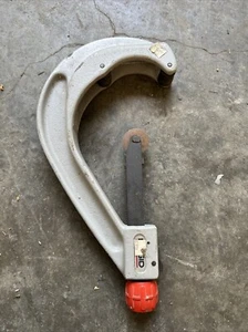RIDGID TOOLS QUICK ADJUST PIPE TUBING CUTTER - Picture 1 of 14