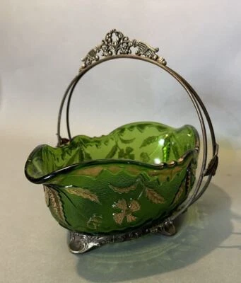 Antiguo cuenco de vidrio artístico EAPG decorado dorado con plato de plata victoriano para novias Foto 1 de 4