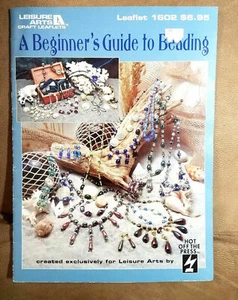 Leisure Arts 1602 BEGINNER's Guide to BEADING 1995 20pg booklet Hot Off Press - Bild 1 von 4