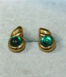 Zierliche Smaragd Grün Glas Strass Perlen Durchbohrt Ohrstecker 2d 107 - Bild 1 von 3