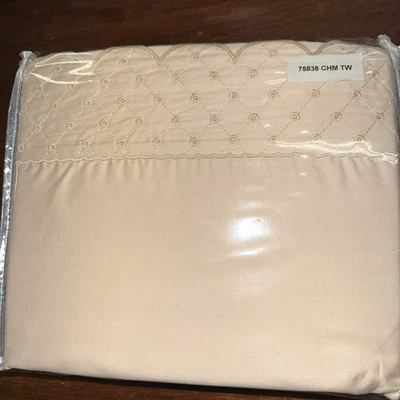NOS Vermont Country Store Embroidered Sateen Sheet Set Twin 100% Cotton - Image 1 of 3