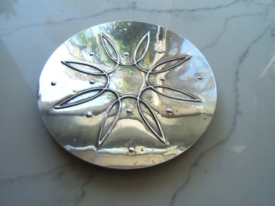 毛巾纯银 SIlver 圆形 MCM 唤醒原子花设计 3 英尺铆钉 — 第 1/4 张图片