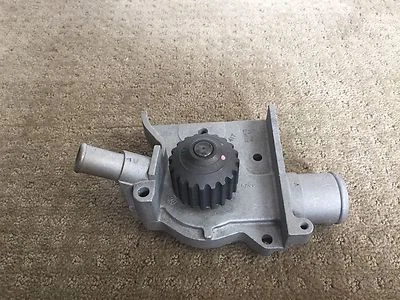Bomba de agua refrigerante Ford Escort Mercury Tracer 2,0 L Tracer 2,0 L SOHC OEM Foto 1 de 4