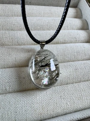 Colgante de cuarzo rutilado verde arco iris natural en plata 925 Foto 1 de 4