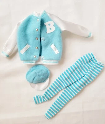 Muñeca Barbie "Fashion Avenue" Azul Letterman Chaqueta Conjunto - Años 90 De Colección Foto 1 de 3