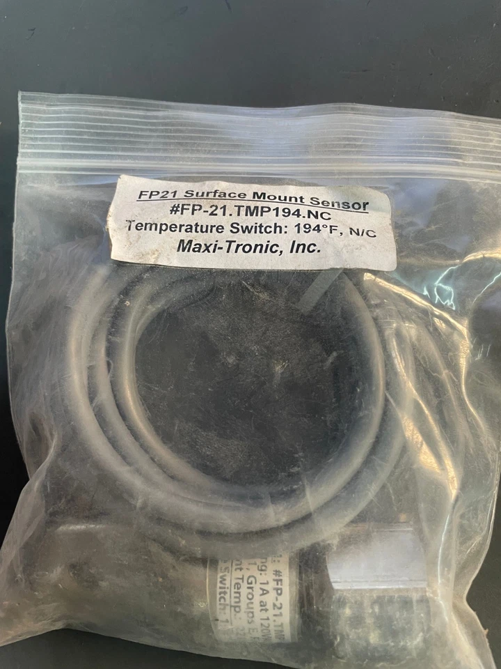 Maxi-Tronic FP21 Surface Mount Sensor FP-21.TMP194.NC - Image 1 of 1