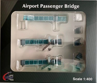 Airport Passenger Bridge Widebody blautransparent - JC Wings 1:400 LH4221