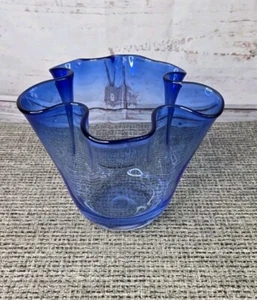 Vintage Holmegaard kobaltblau ombre durchscheinende Vase mit Taschentuchsrand Polen  - Bild 1 von 18