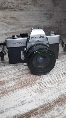Minolta SRT-101 SLR 35mm Vintage Film Camera with Makinon 28mm f/2.8 lens - Image 1 of 4