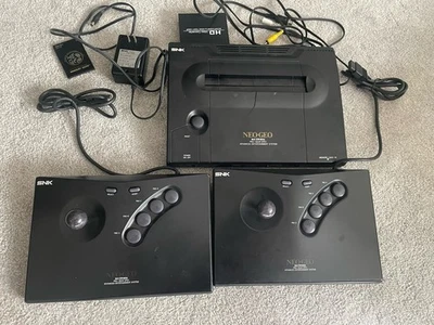 Consola NEO GEO AES VENDEDOR DE EE. UU. + Dos (2) Controladores Joystick Tarjeta de Memoria Foto 1 de 4