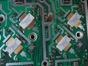 2,4GHz QRO AMPLIFIER, 4x BLF8G27LS-140V + cover - Zdjęcie 1 z 3