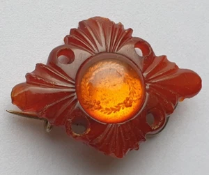 Broche DE COLECCIÓN PIEDRA COLOR ÁMBAR Y BAQUELITA TALLADA - Imagen 1 de 3