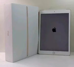 iPad 6th Generation Rose Gold 32GB WiFi & Cellular / Tested & Working - Picture 1 of 17