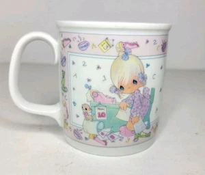 Taza de café Precious Moments "Viernes 10" - Vintage Enesco 1991 - Niña con - Imagen 1 de 8