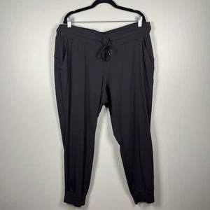 Pantalones deportivos Lululemon negros para salón de entrenamiento talla 18 minimalistas - Imagen 1 de 10