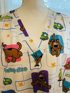 Scooby-Doo Cartoon Print Scrub Top V-Neck Unisex Medical Uniform 3XL Preowned VG - Picture 1 of 16