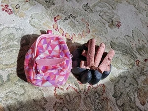 Our Generation Zubehör Rucksack und Batt Op Campfire - Bild 1 von 2