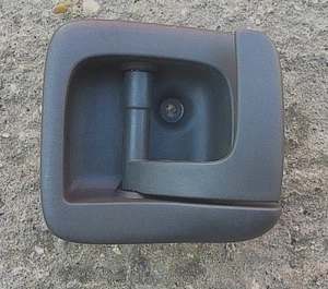 Manija de liberación del capó VOLVO V70 D5 Sport (05/54) - 30634787 diestro - Imagen 1 de 8