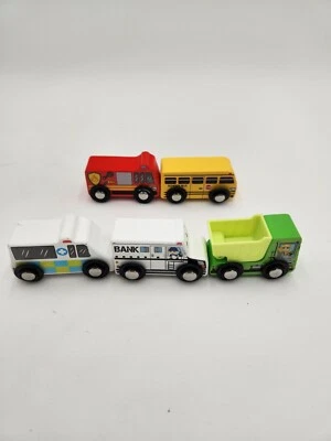 Coches animados de madera natural J'Adore Paris Thomas/Brio juguete de pista Foto 1 de 4