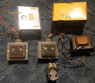 Lote de sistema de iluminación de bajo voltaje de placa táctil con transversor, relé, transformadores Foto 1 de 4