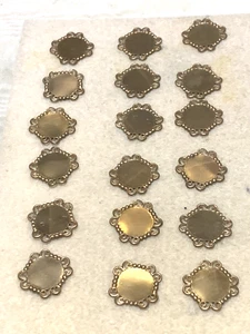 NEUWARE*LAGERVERKAUF*18 Stk. Vintage. AUSGEFALLENER MASSIVER MESSING CABOCHON SOCKEL/FASSUNG - 18 MM - Bild 1 von 7