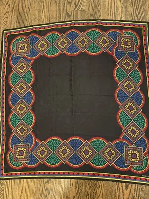 "Bufanda vintage Ellen Tracy 100 % seda 34x33,5"" colorida negra y colores primarios" Foto 1 de 4
