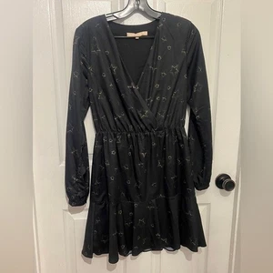 HUTCH Damen schwarz Sternenmuster V-Ausschnitt Wickeloptik vorne elastische Taille Langarm Kleid - Bild 1 von 4