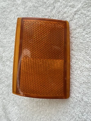 1988-1993 Chevrolet GMC Suburban Single OEM Front Left Side Marker 16506135 - Image 1 of 3