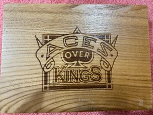 ACES OVER KINGS WORLD CHAMPIONSHIP POKER TOURNAMENT PLAYING CARDS IN WOOD BOX - Picture 1 of 10