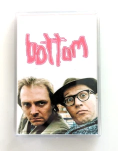 Regalo de cumpleaños/navidad imagen inferior nevera/casillero imán Rik mayall 90-60 mm - Imagen 1 de 3