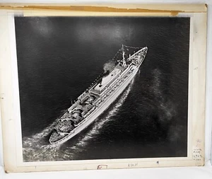 Grande foto mock-up pubblicitaria LEONARDO DA VINCI per brochure crociera nel Mediterraneo 1967 - Foto 1 di 6
