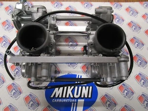 Kawasaki W650 Mikuni Flatslides 36mm Vergaser. Abstand passend für die W650 Twin. - Bild 1 von 3