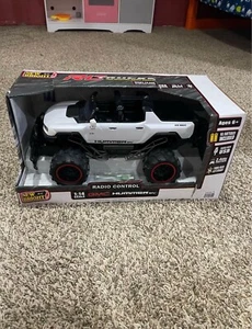 New Bright R/C 1:14 Scale GMC Hummer EV - Picture 1 of 1