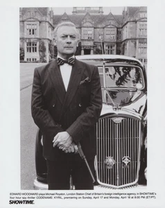 1988 Press Photo Edward Woodward stars in "Codename: Kyril" - Picture 1 of 2