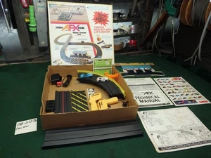 Aurora AFX Slotcar Rennbahn Set JACKIE STEWART Autos laufen gut - Bild 1 von 21