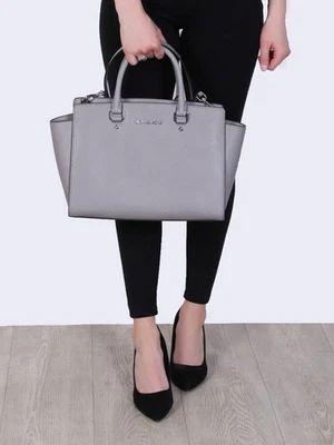 CARTERA MICHAEL KORS SELMA MEDIANA SUPERIOR CREMALLERA CUERO SAFFIANO GRIS Foto 1 de 4