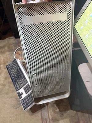 Apple Mac G5 pc & monitor Keyboard &  Mouse - Image 1 of 4
