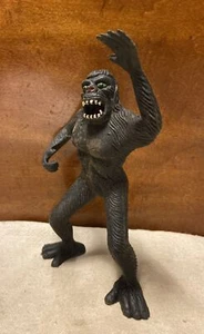 VINTAGE 1976 IMPERIAL TOYS RUBBER GORILLA KING KONG 7" TOY ACTION FIGURE - Picture 1 of 8