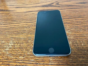 Apple iPhone SE 3rd Gen (A2595) White 64GB Unlocked. Excellent Condition. - Photo 1 sur 4