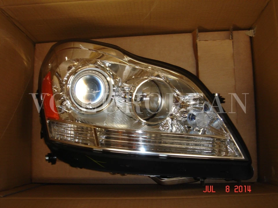 Mercedes-Benz GL-Class Genuine Bi-XENON Right Headlight Headlamp NEW 2010-2012 - Image 1 of 1