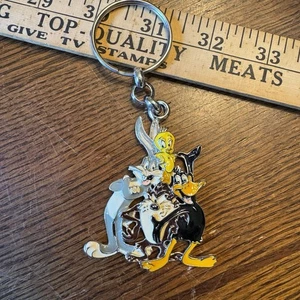 Vintage 1998 LOONEY TUNES Enamel Figure Keychain Warner Bros Bugs Bunny Taz + - Picture 1 of 6