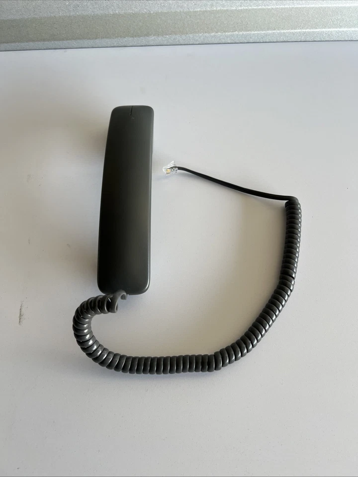 Lote de 84 teléfonos IP Cisco 7800 8800 7841 7861 8841 8845 8851 8861 auricular y cable Foto 1 de 2