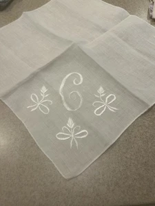 VINTAGE HANKIE MONOGRAM INITIAL C EMBROIDERED WHITE WEDDING HAND ROLLED EDGE NEW - Picture 1 of 6